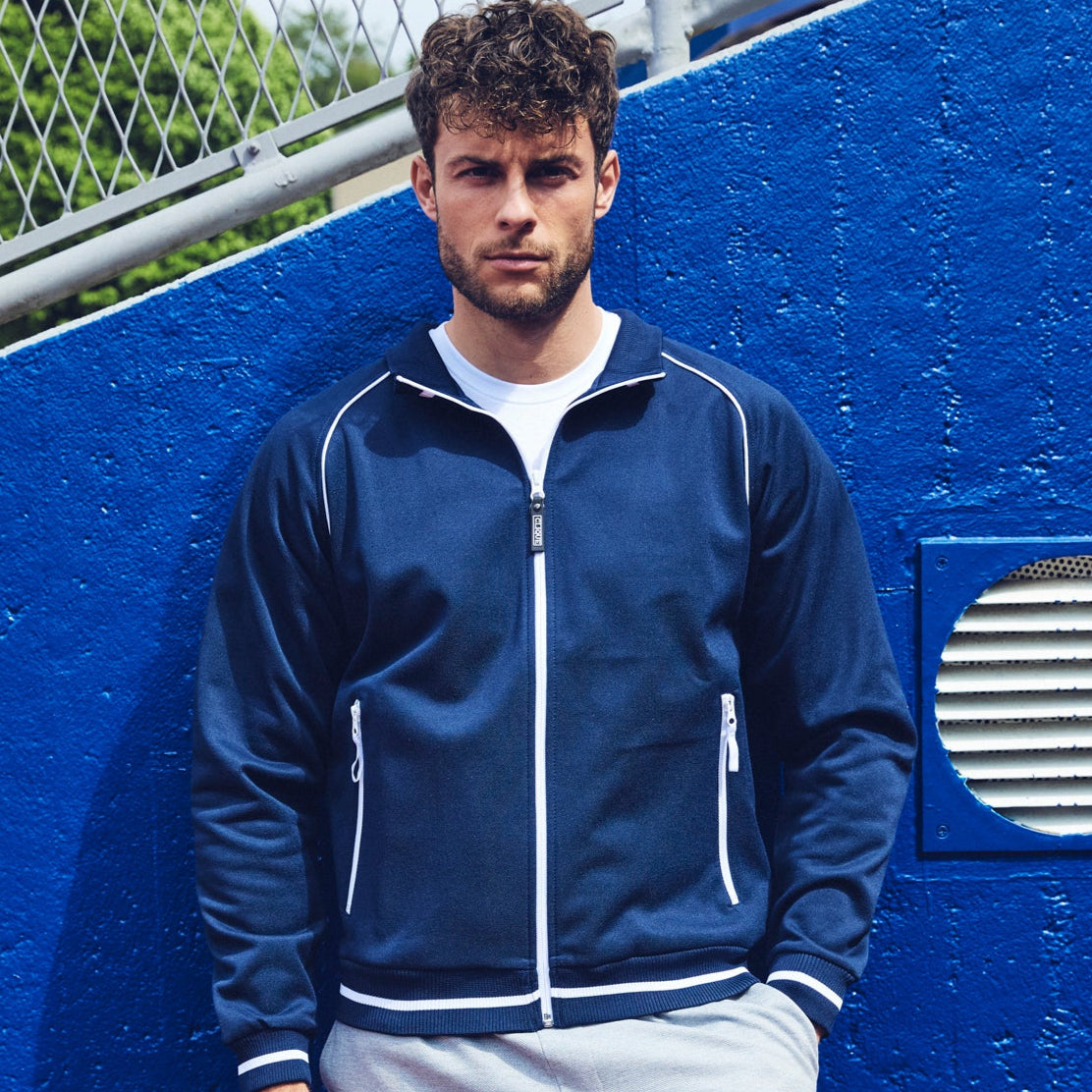 Sweatshirts, Hoodies & Fleeces